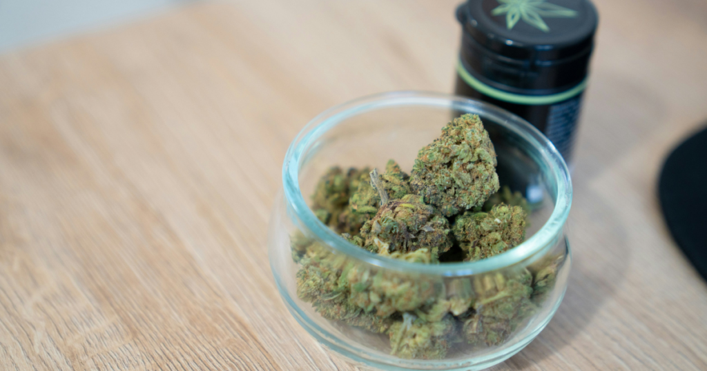 How Much Is a QP of Weed? Full Price and Weight Breakdown